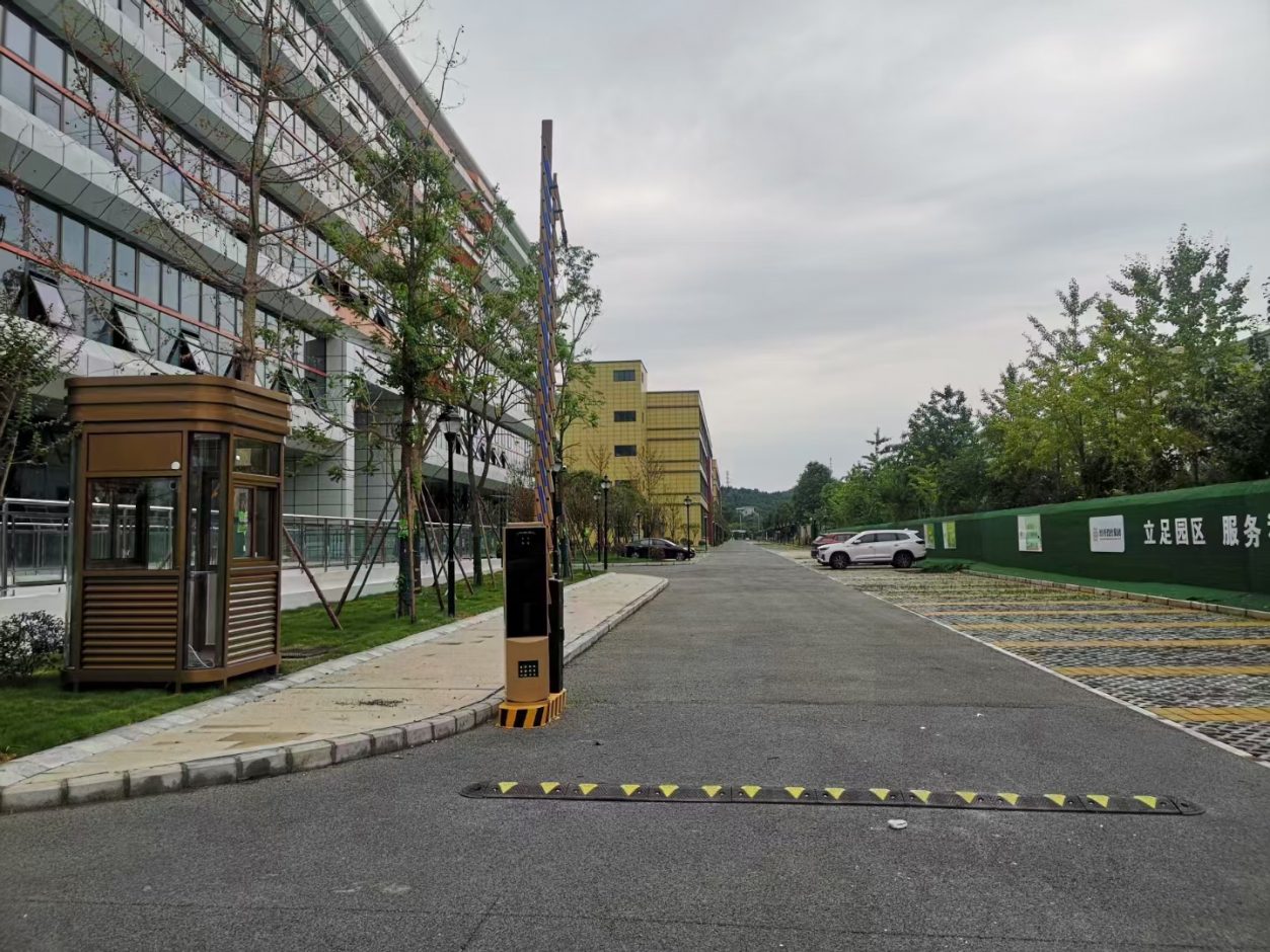 某大型工廠智慧停車+智慧人行案例 園區智慧停車場案列 第2張